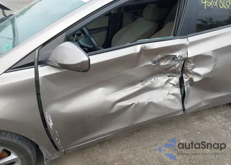 2014 Hyundai Elantra Limited/Se z USA, uszkodzony, nr VIN 5NPDH4AE8E8529041